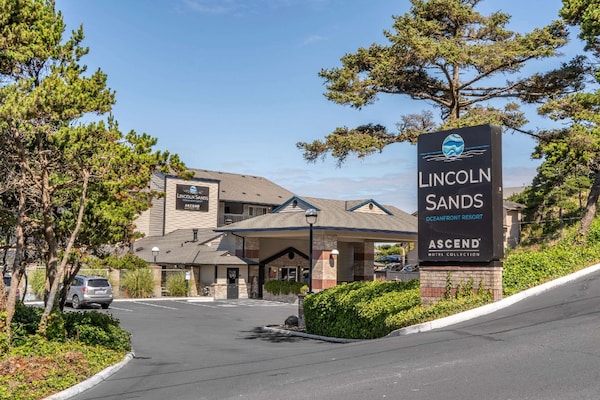 Lincoln Sands Oceanfront Resort, Ascend Hotel Collection