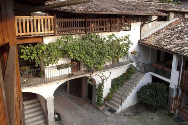 Casa Enrica, op til 4 personer, 300 m fra søen, meget rolig og romantisk beliggenhed