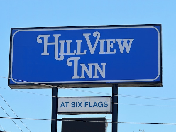 Hillview Inn At Six Flags Fiesta