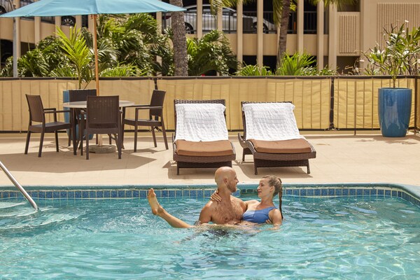 Hotel Waikiki Resort