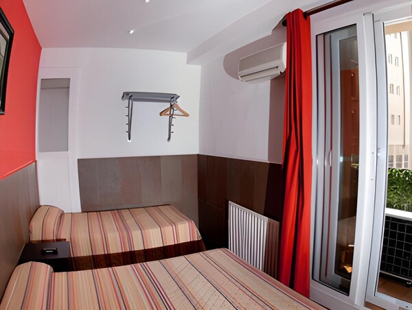 Be Ramblas Guest House