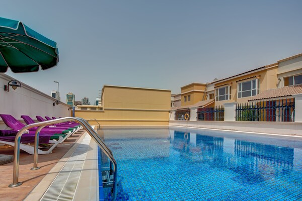 J5 Villas Holiday Homes - Barsha Gardens