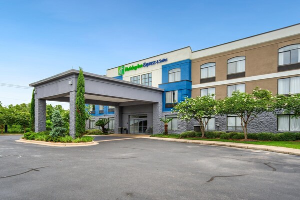 Holiday Inn Express & Suites - Mobile - I-65, An Ihg Hotel