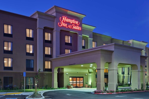Hampton Inn & Suites Fresno Northwest