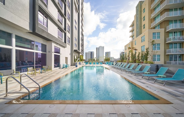 Home2 Suites By Hilton Ft. Lauderdale Downtown, Fl