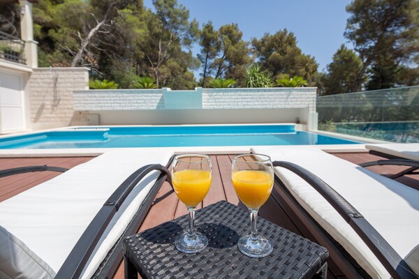 Villa Fani - Apartments In Trogir