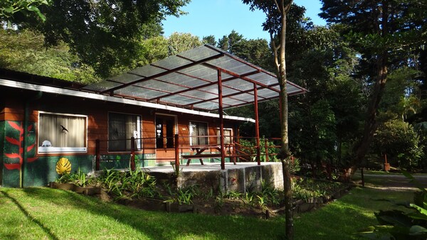 Los Pinos Cabins & Reserve
