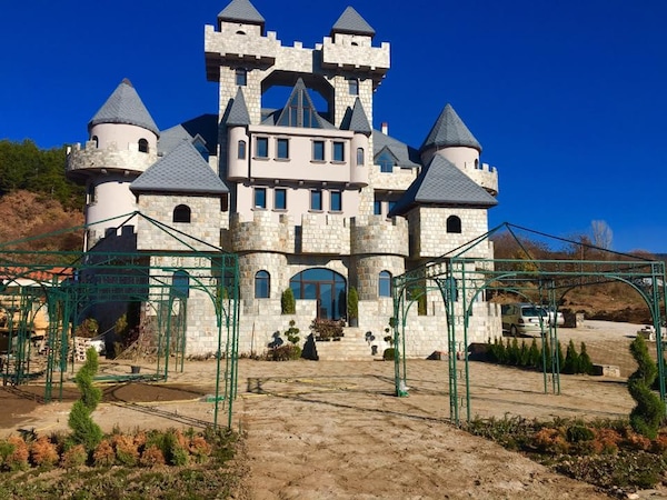 Royal Spa Valentina Castle