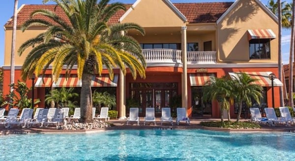 2 BR/2 BA Villa Minutes From Disney Attractions with Kid-Friendly Pool and Sauna