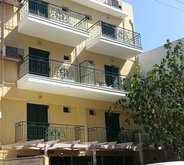 Mare Hotel and Apartments