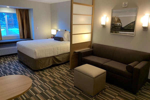 Microtel Inn & Suites By Wyndham Georgetown Lake