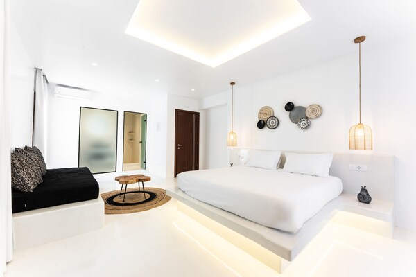 Csky Luxury Suites Santorini
