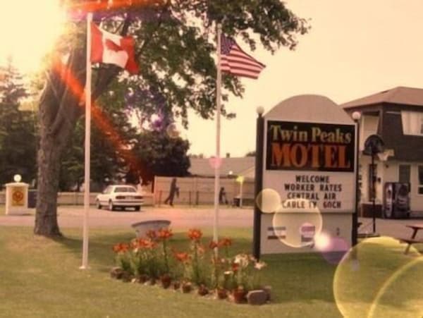 Twin Peaks Motel