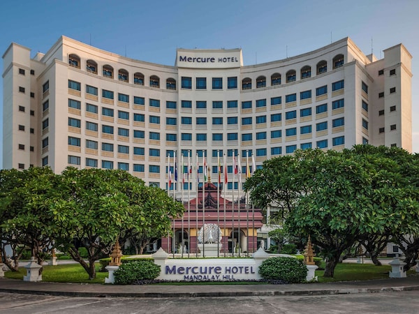 Hotel Mandalay Hill Resort