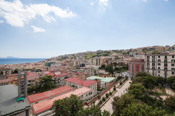 Napolicentro Mare - Sea View Rooms & Suites