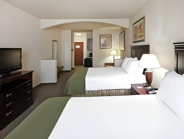 Holiday Inn Express & Suites Corsicana I-45
