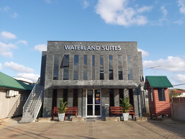 Waterland Suites