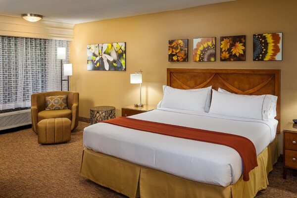Holiday Inn Express Simi Valley, An Ihg Hotel