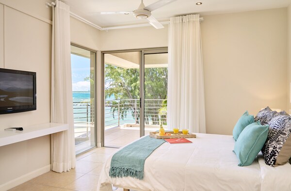 Bon Azur Beachfront Suites & Penthouses By Lov