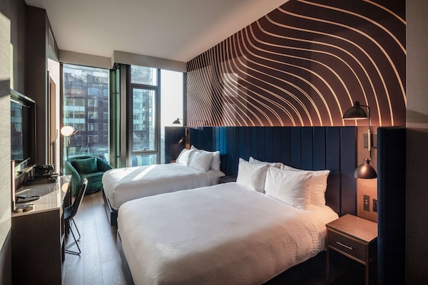 Hotel Rooms in Manhattan, Accommodations