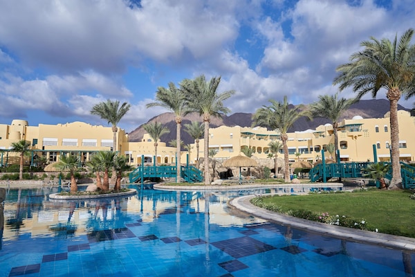 THE BAYVIEW TABA HEIGHTS RESORT 5*