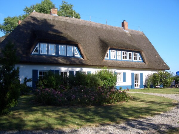 Holiday Under The Thatched Roof On Ruegen - Apartment 4