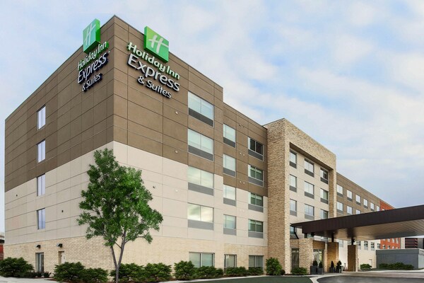 Holiday Inn Express & Suites Chicago O'Hare Airport, An Ihg Hotel