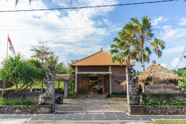 West Break Bali - Medewi