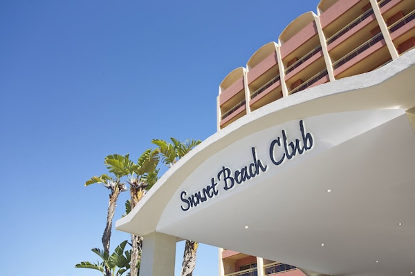 Sunset Beach Club Hotel Apartments