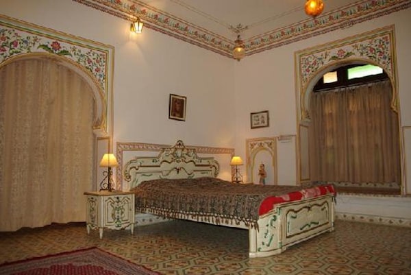 Bassi Fort Palace