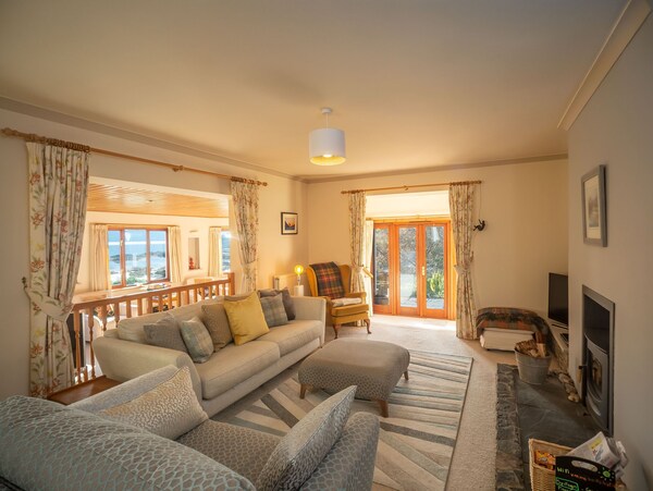 Luxury Lochside Home With Stunning Views Of Loch Sunart, Salen, Hotel 400m Walk