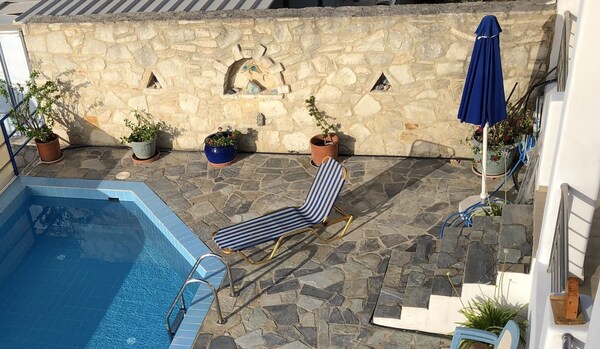 Lovely Family Villa With Stunning Sea Views, Private Pool, Games Room & Wi-fi