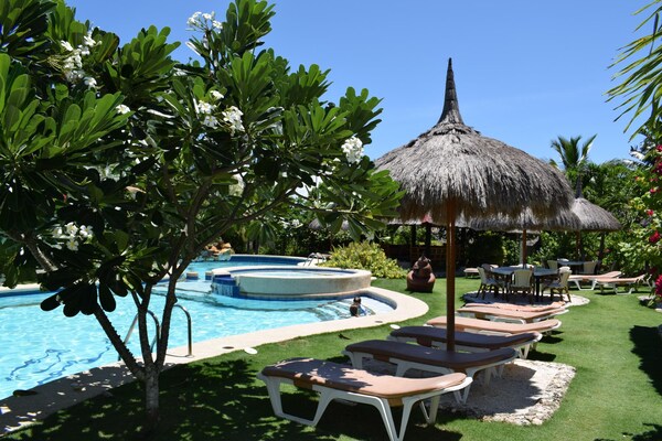 Dolphin House Resort Moalboal