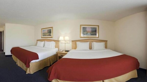 Holiday Inn Express & Suites Fayetteville University Of Arkansas Area, An Ihg Hotel