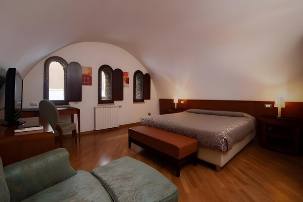 St. Peter' Six Rooms & Suites
