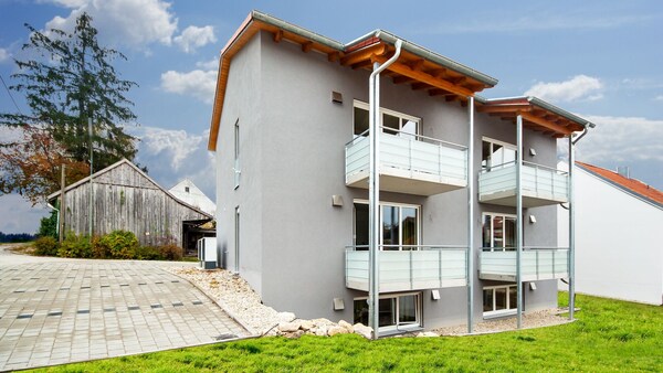 5 Large Apartments, For A Maximum Of 4 People In An Idyllic Location Near Munich