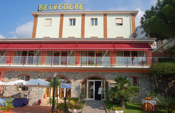 Belvedere Hotel Club