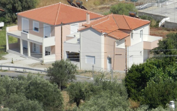 Fotis Apartments