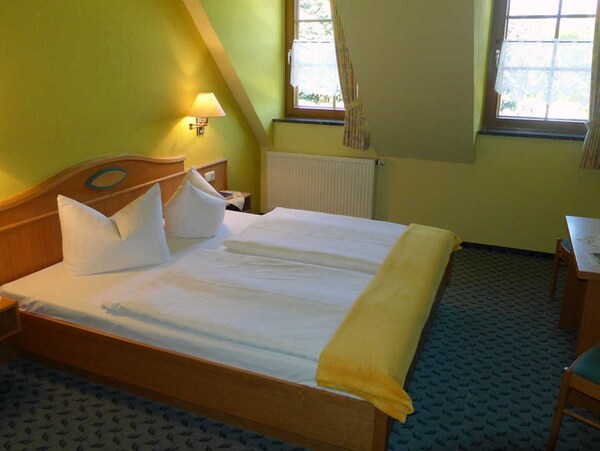 26 Double Rooms - Landhotel Neuwiese With Traditional Inn An Der Mühle