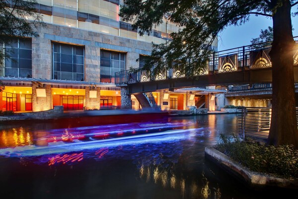 Drury Plaza Hotel Riverwalk San Antonio