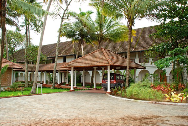 Lemon Tree Vembanad Lake Resort, Kerala