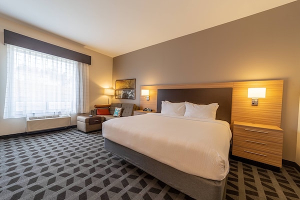 Towneplace Suites By Marriott Petawawa