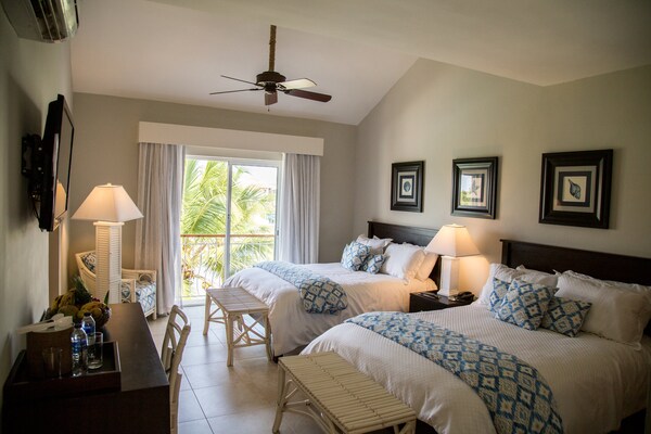 Cadaqués Caribe Resort & Villas