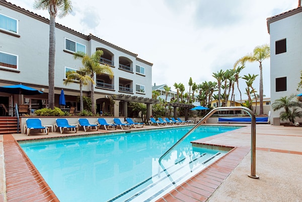 Hotel Tamarack Beach Resort