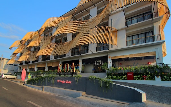Koa D Surfer Hotel