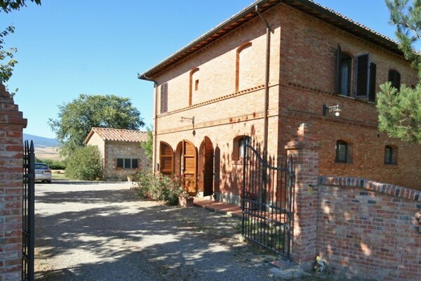 Apartment With Pool, Wifi, Tv, Washing Machine, Panoramic View, Parking. 15 Km From Montepulciano