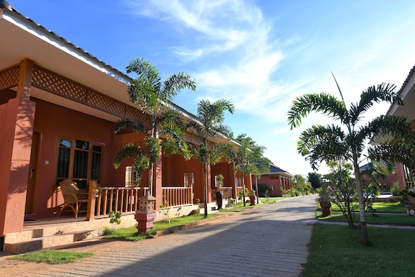 Bagan Emerald Hotel