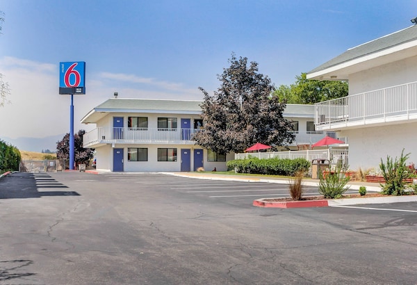 Motel 6-Medford, OR
