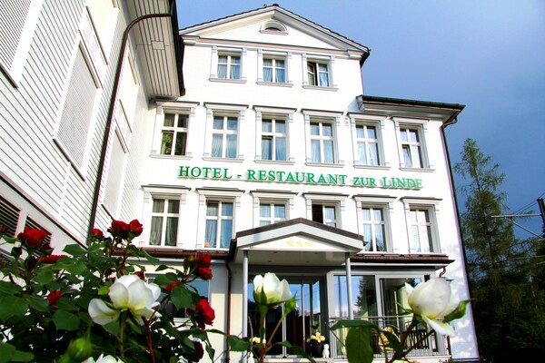 Hotel & Spezialitatenrestaurant Zur Linde