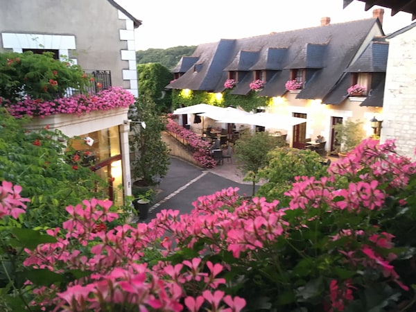 Hotel La Croix Blanche Fontevraud - Logis